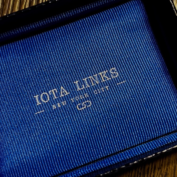 IOTA LINKS - CUFF LINKS  - BOSTON TERRIER  brand new in gift box - Picture 8 of 12